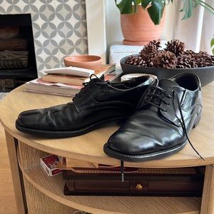 Johnston & Murphy Black Men’s 9 dress shoes